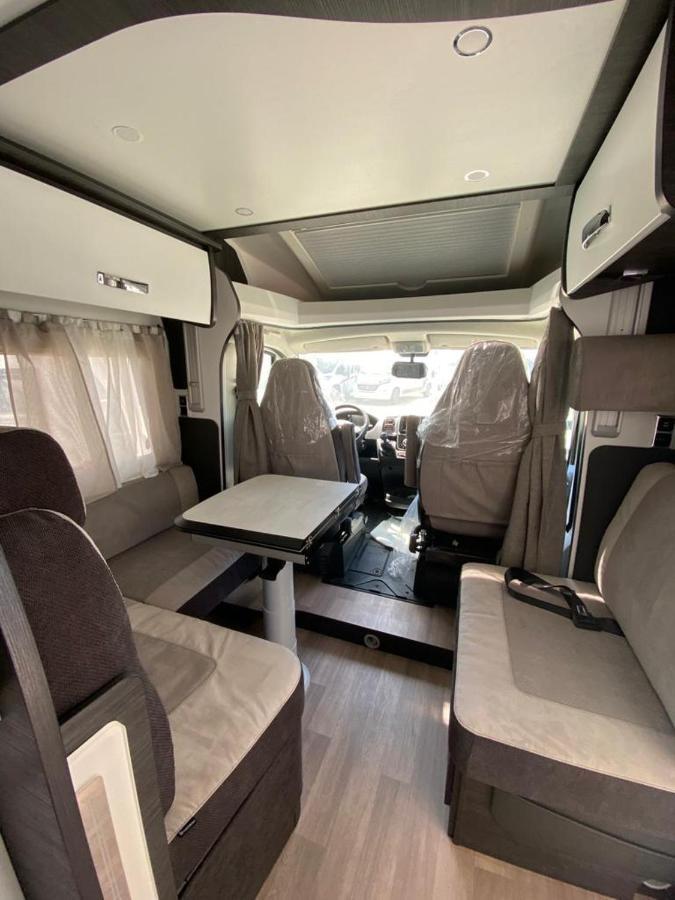 Magnifica Autocaravana Adria Matrix Axess 670Sl Granada Dış mekan fotoğraf