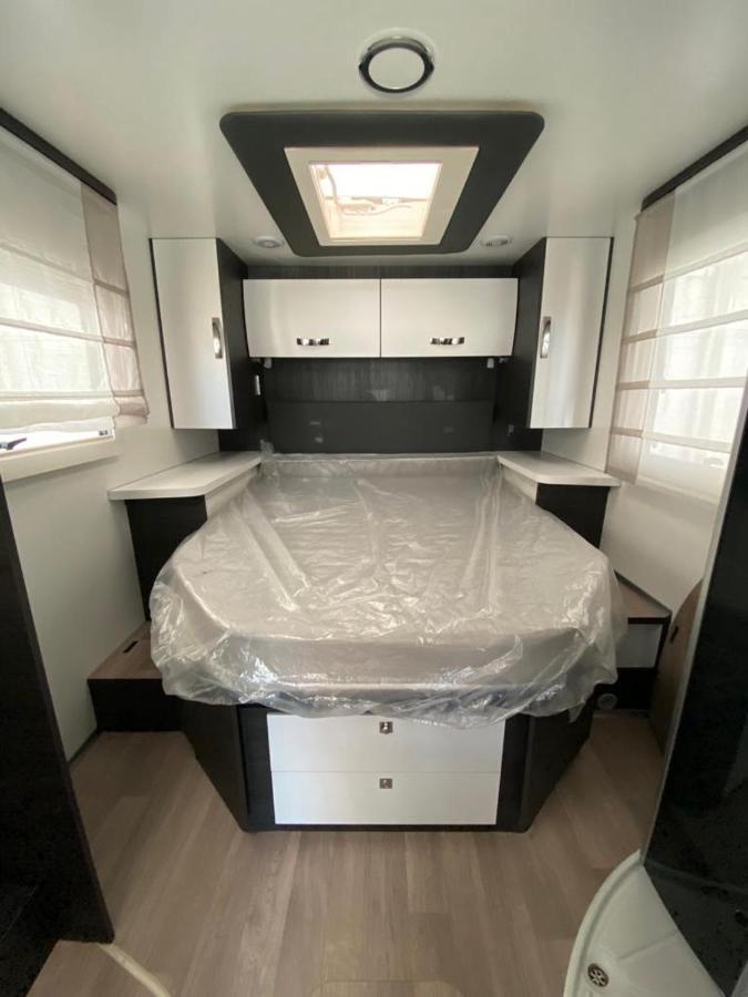 Magnifica Autocaravana Adria Matrix Axess 670Sl Granada Dış mekan fotoğraf