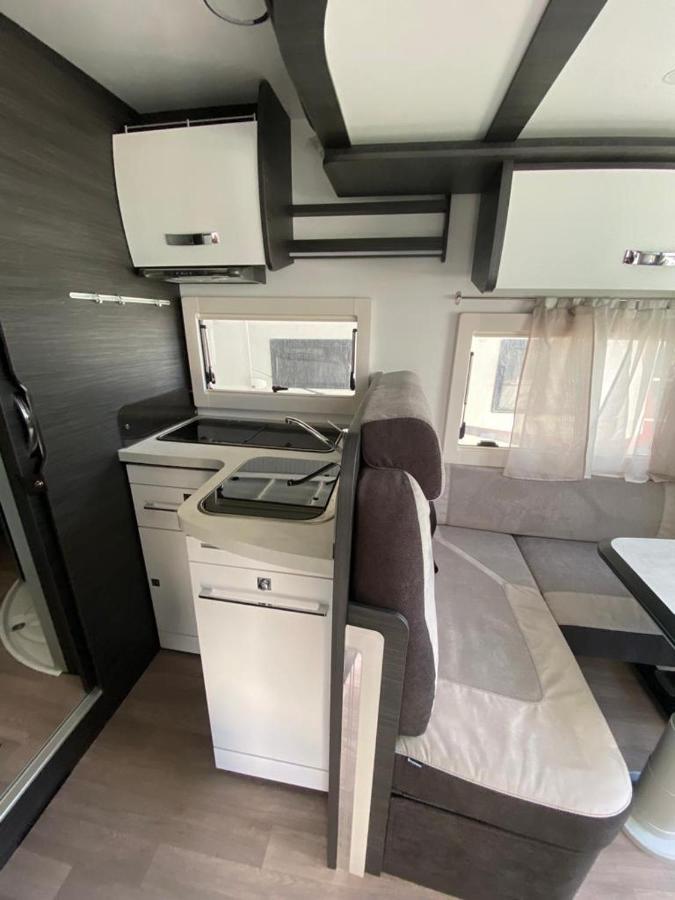 Magnifica Autocaravana Adria Matrix Axess 670Sl Granada Dış mekan fotoğraf